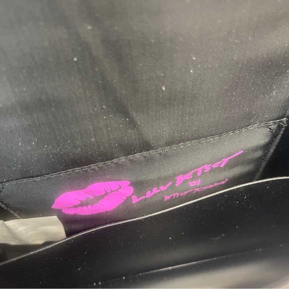 Betsey Johnson LUV Betsey LBEVIE Pink Black Heart Shaped Snake Print Studded Bag - Picture 7 of 16